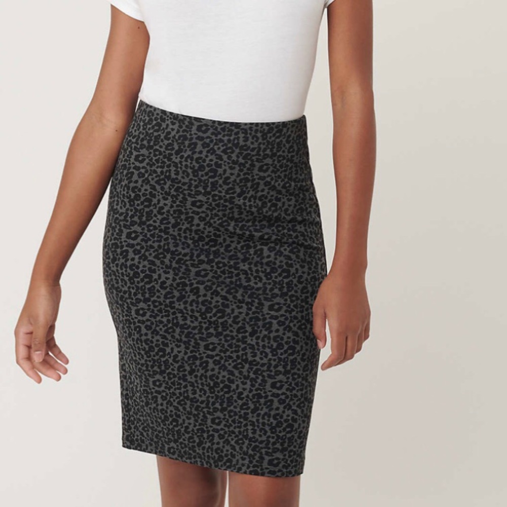Petite Leopard Print Pull On Pencil Skirt